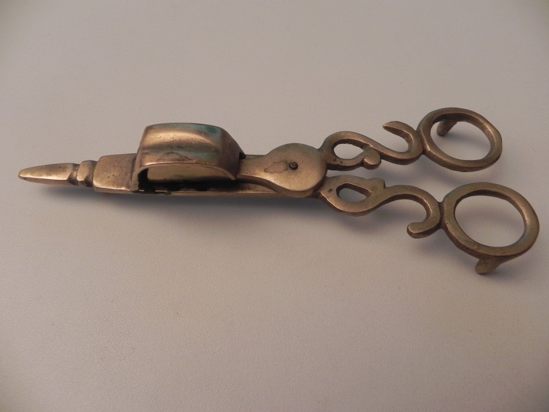 Alle Werkzeuge: Alte Dochtschere o/ Kerzenschere Messing – Gebraucht aus Minusio von Lory64