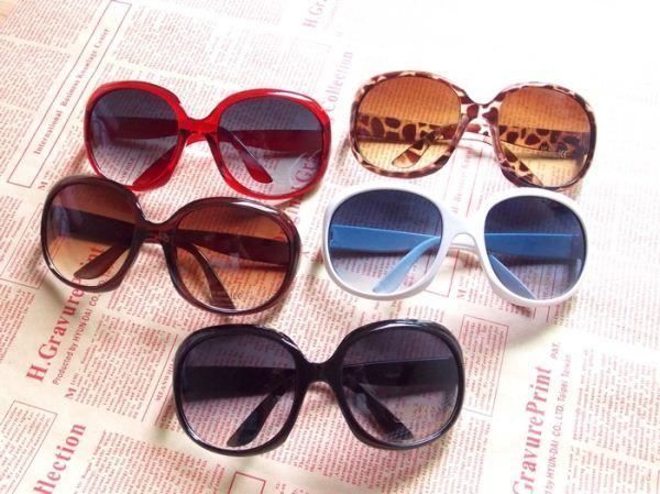 Brillen & Gläser: Lunettes soleil préférées paris Hilton – Neu und originalverpackt aus Morges von M-Store 1
