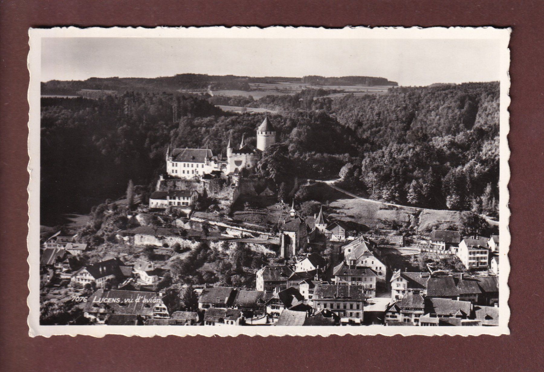 Cartoline postali: LUCENS vu d'avion - 1964 – Usato da Pully venduto da nicecards