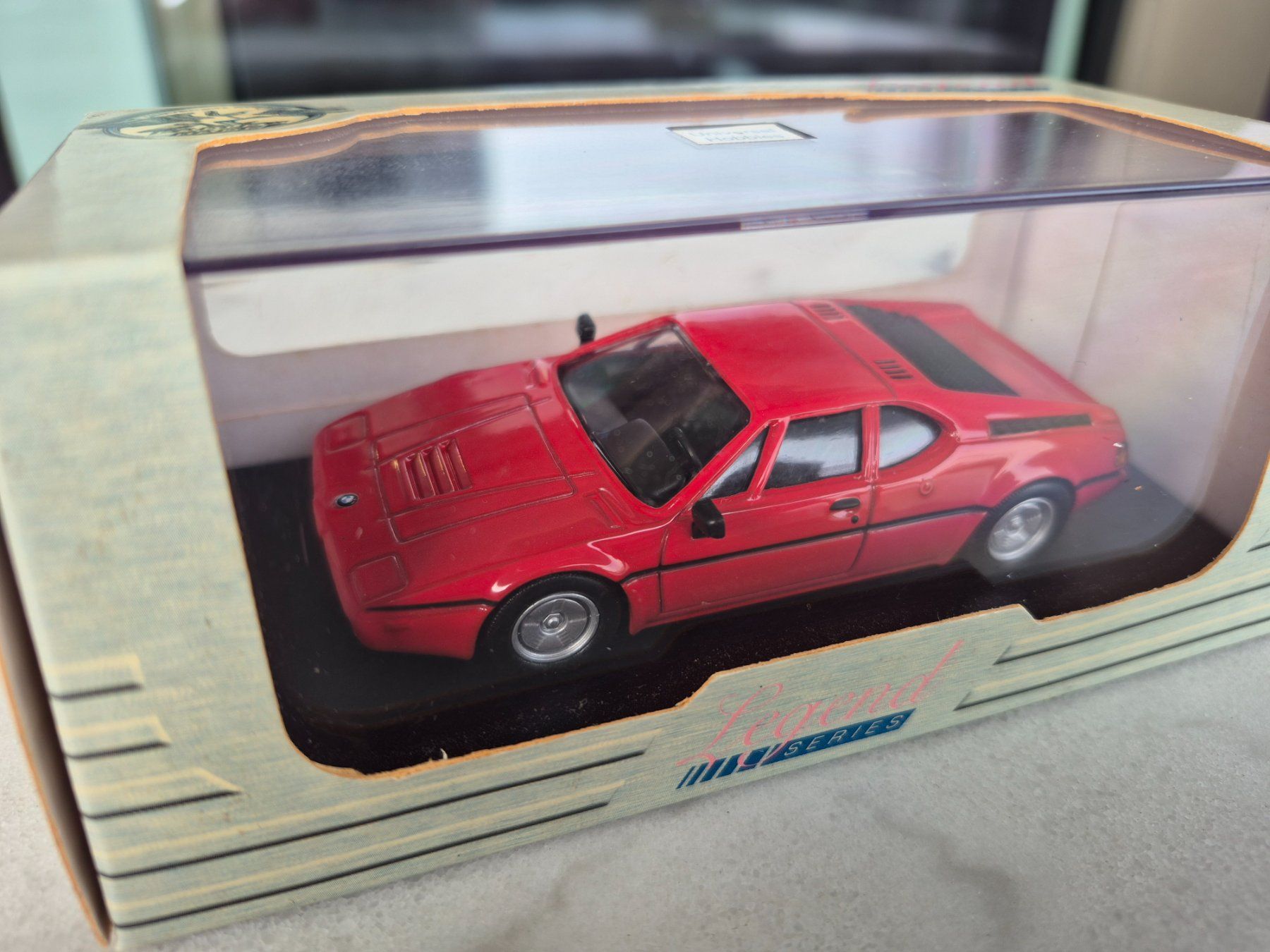 BMW Modellini d'auto: 1:43 Universalhobbies - BMW M1 rot – Nuovo (secondo la descrizione) da Therwil venduto da stiwi_6571