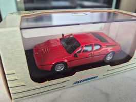 1:43 Universalhobbies - BMW M1 rot