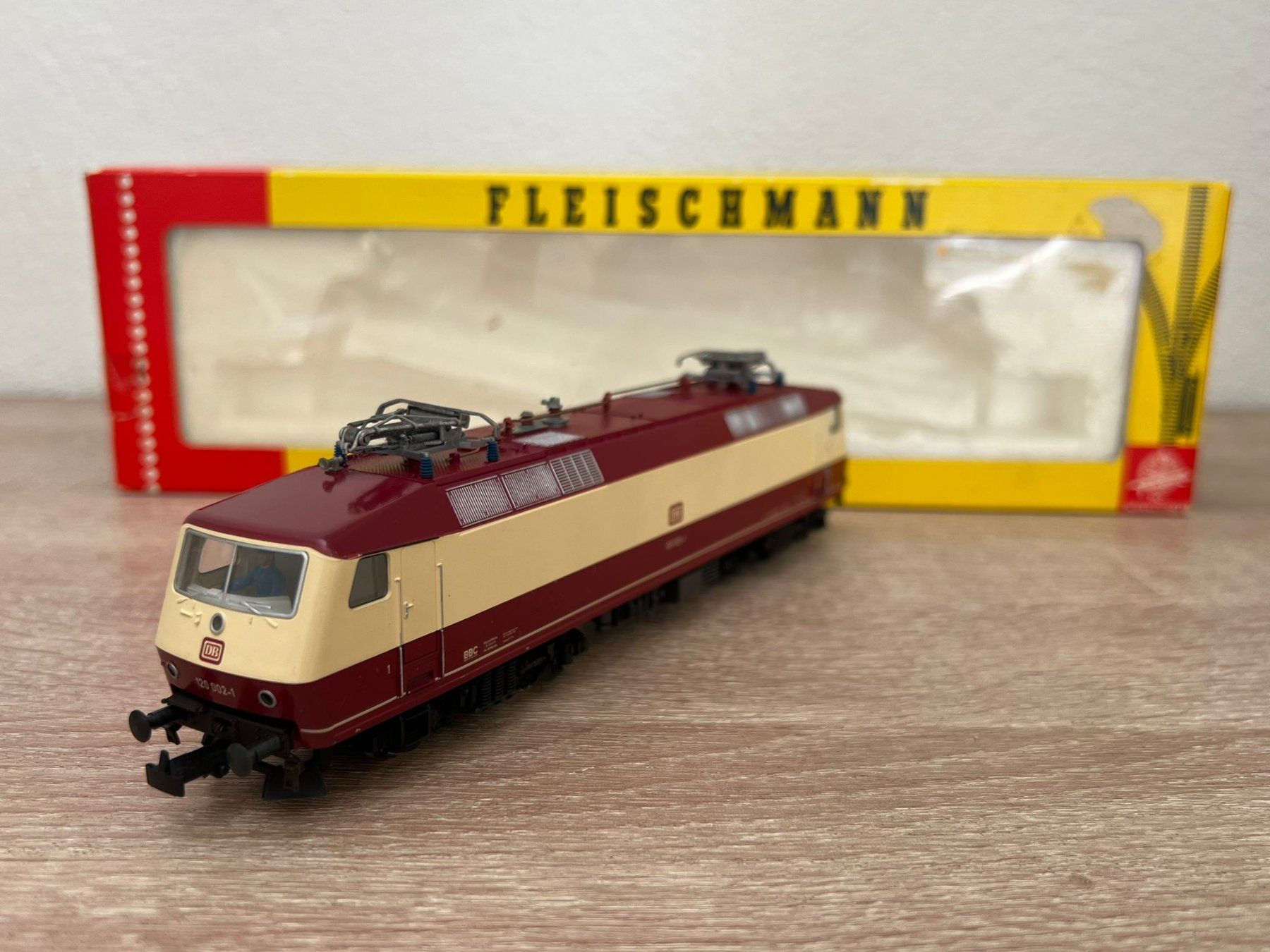 Fleischmann Modellini di ferrovie: Fleischmann 4350 E-Lok BR 120 DB H0 – Usato da St-Aubin-Sauges venduto da Lo_Go 2