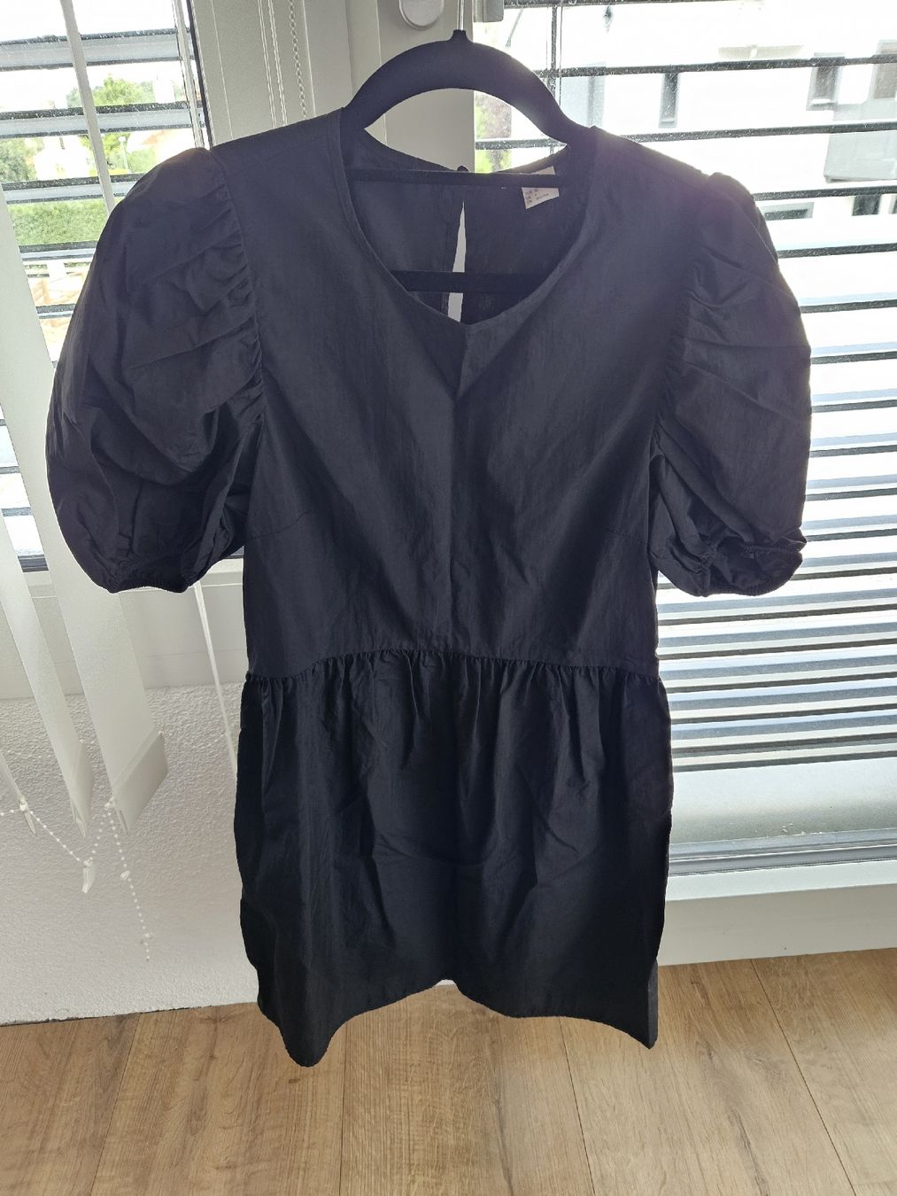 H&M Vestiti: Kleid in schwarz von H@M in Gr. 32 – Nuovo (secondo la descrizione) da Rhäzüns venduto da inf_rcj7 3