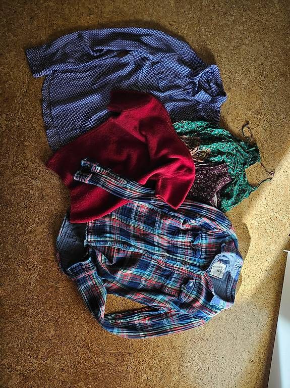 Abercrombie Lotti di vestiti: Kleiderpaket 9 Oberteile S – Usato da Worb venduto da jun_fj8w 1