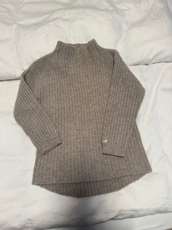Mädchenpullover aus Wolle 5-6 Jahre Marke Donsje