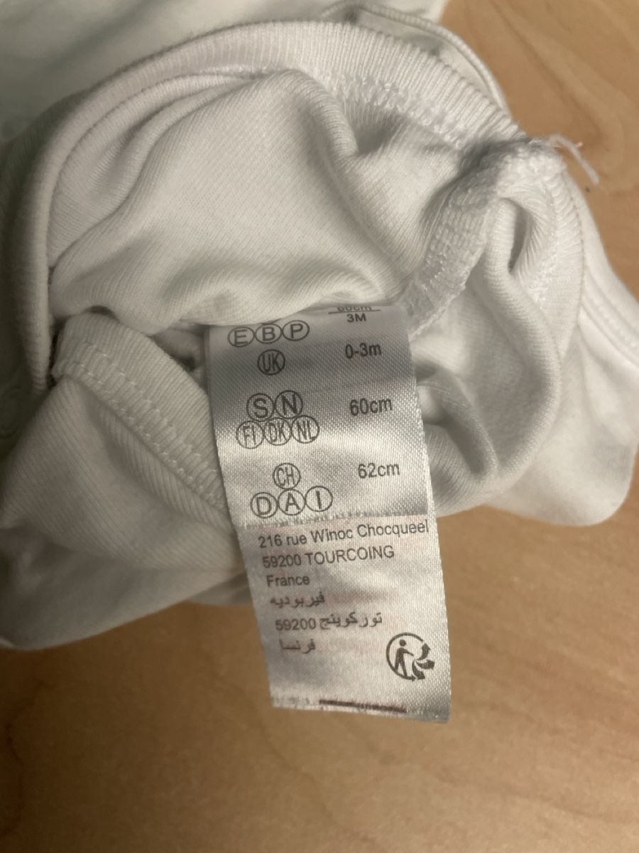 Biancheria intima: 2 Vertbaudet Bodys, Gr.60 mit Bäumchen-Motiv, Frühling – Nuovo (secondo la descrizione) da Obergerlafingen venduto da cabo4 1