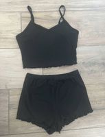 TOP UND SHORTS UNGETRAGEN GRÖSSE S