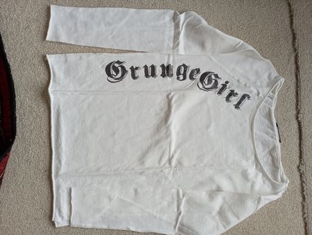 Hübsches Mädchen Shirts Gr. 140 weiss Sisley neuwertig