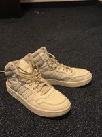 Adidas Hoops 3.0 Mid Triple White Size: 39 1/3 Price: 20 CHF