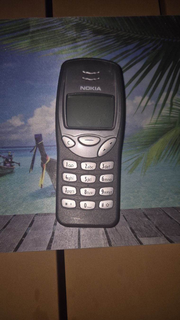 Nokia Portables: Nokia 3210  – D'occasion à Buttisholz par inf_9fvt