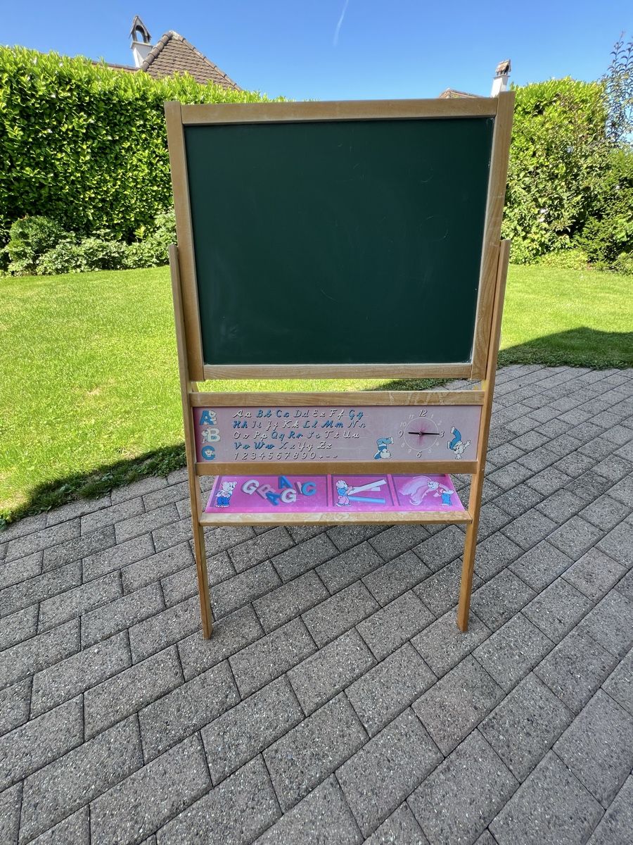 Spielzeuge: Kindertafel  – Gebraucht aus Hedingen von johsaan