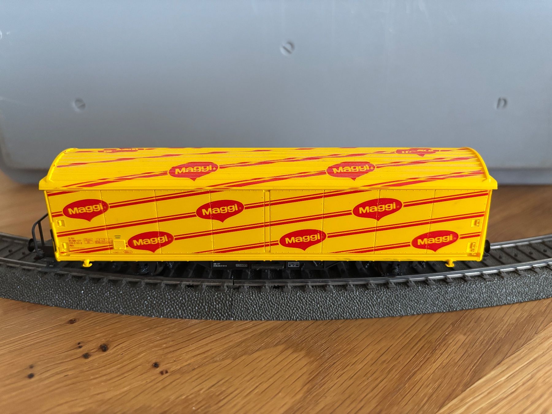 Märklin Modellini di ferrovie: Wagen Maggi - Märklin 4835 – Usato da Bremgarten AG venduto da Trombone98