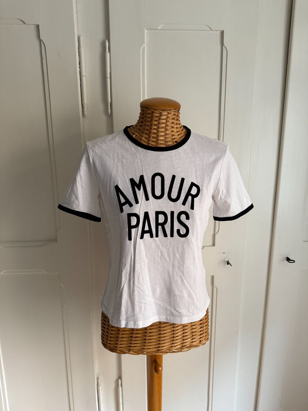 H&M T-shirt: T-Shirt weiss AMOUR PARIS - M – Usato da Zürich venduto da Diazaio