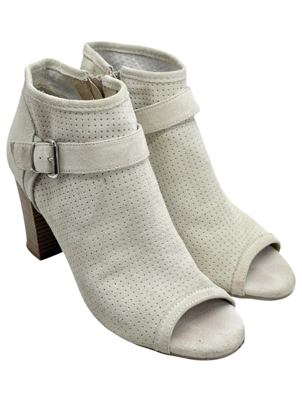 Scarpe da donna: Bottines Manas beige à talons ouvert devant cuir daim gris – Usato da Cossonay-Ville venduto da PatineDuTemps