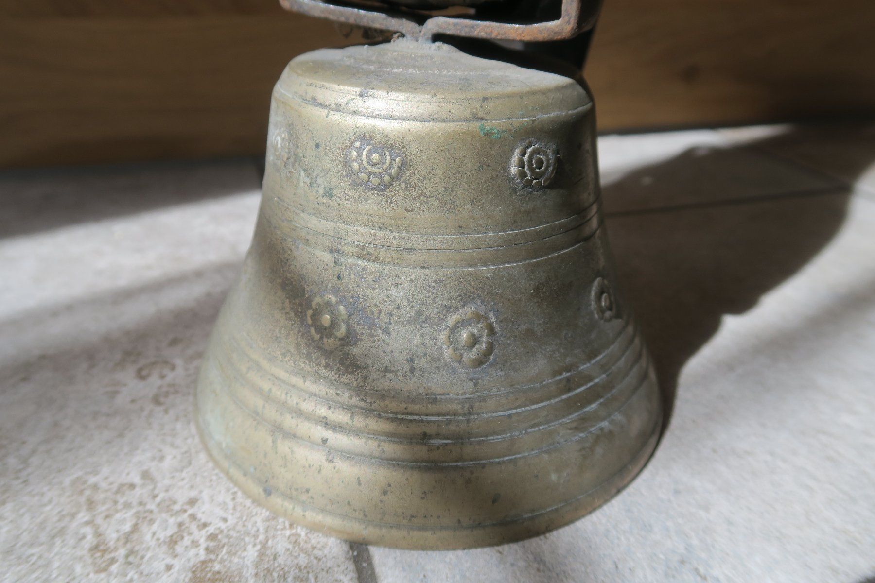 Campanacci mucche: antike schön verzierte Kuh-oder Rinderglocke – Usato da Wädenswil venduto da Turusukko 5