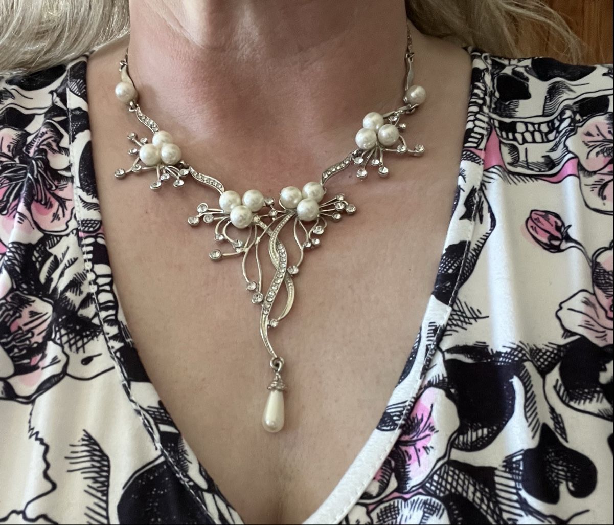 Colliers: Neues, Modeschmuck-Set! – Neuf avec emballage d'origine à Kallnach par sta_sy57 1