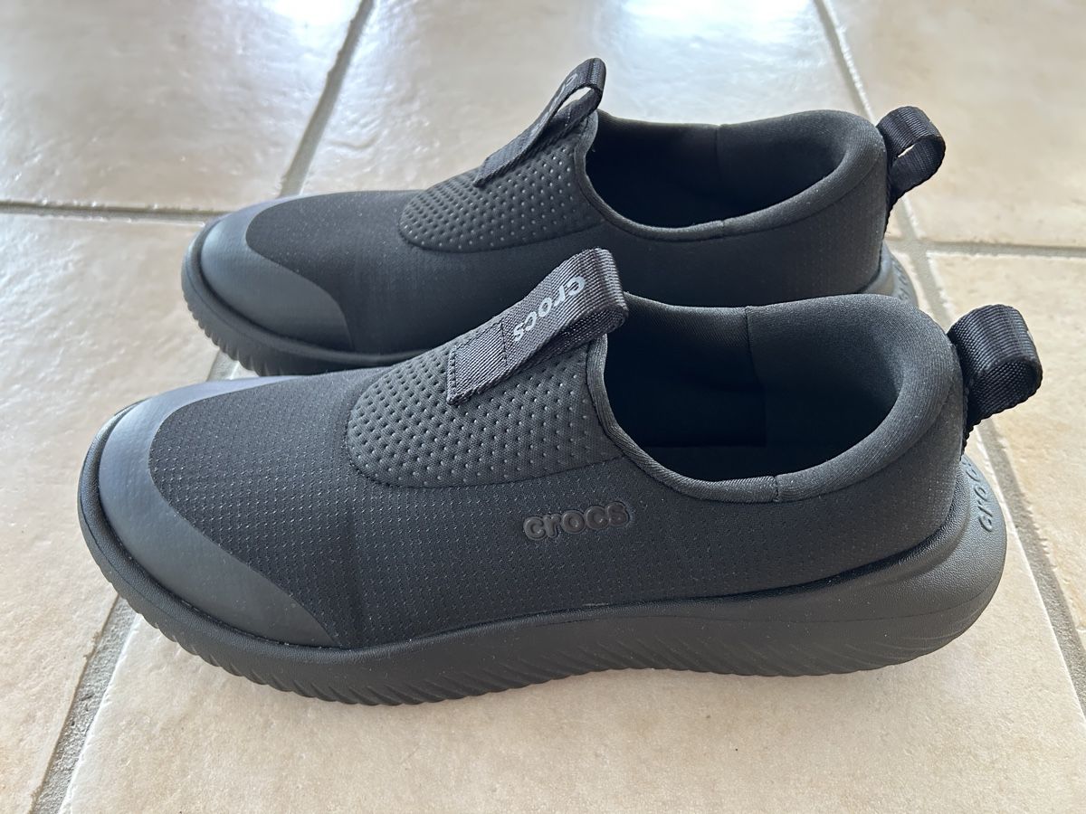 Crocs Scarpe da uomo: Neue Crocs Mellow Ease Sneaker Schuhe  – Nuovo (secondo la descrizione) da Beatenberg venduto da nonnkari 1