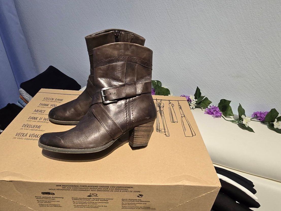 Scarpe da donna: Stiefelette Damen Grösse 39 – Usato da Chur venduto da Mikymiki 2