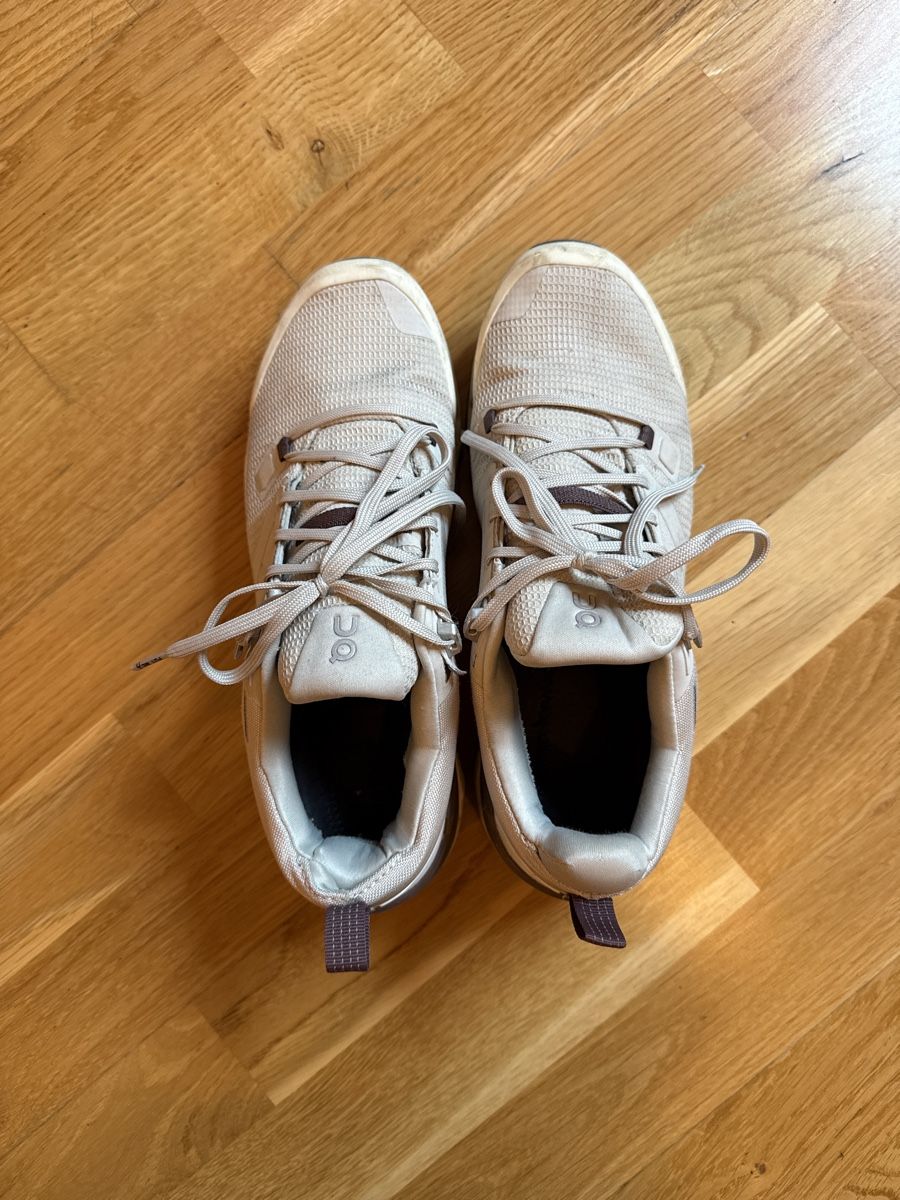 On Scarpe da donna: On Schuhe Grösse 40 – Usato da Ottikon venduto da Domito 3