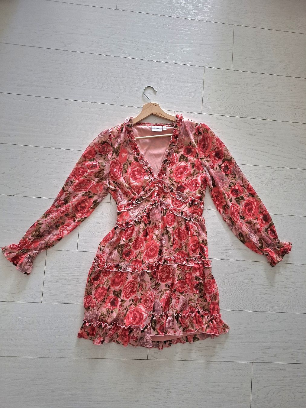 Vila Vestiti: Kleid mit Rosenmuster, Grösse 38 – Usato da Pfäffikon ZH venduto da Grace2717