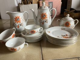 Altes Kaffee Tee Service aus Porzellan