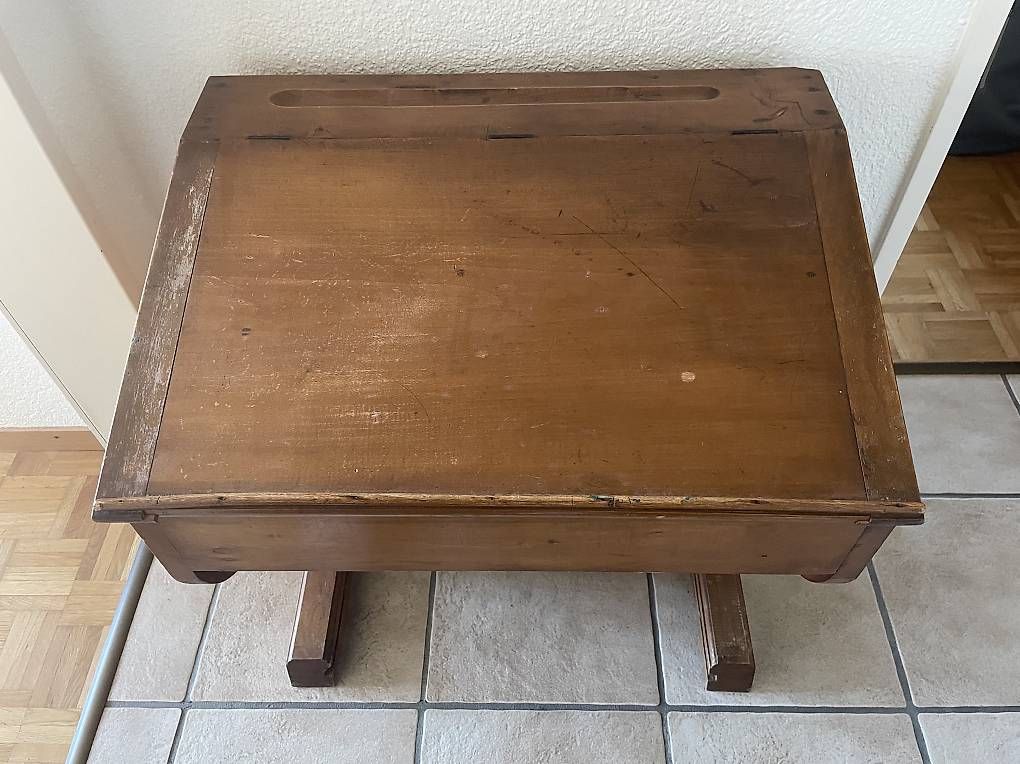 Scrivanie: Altes Schulpult – Usato da Fraubrunnen venduto da _Bubu_ 1