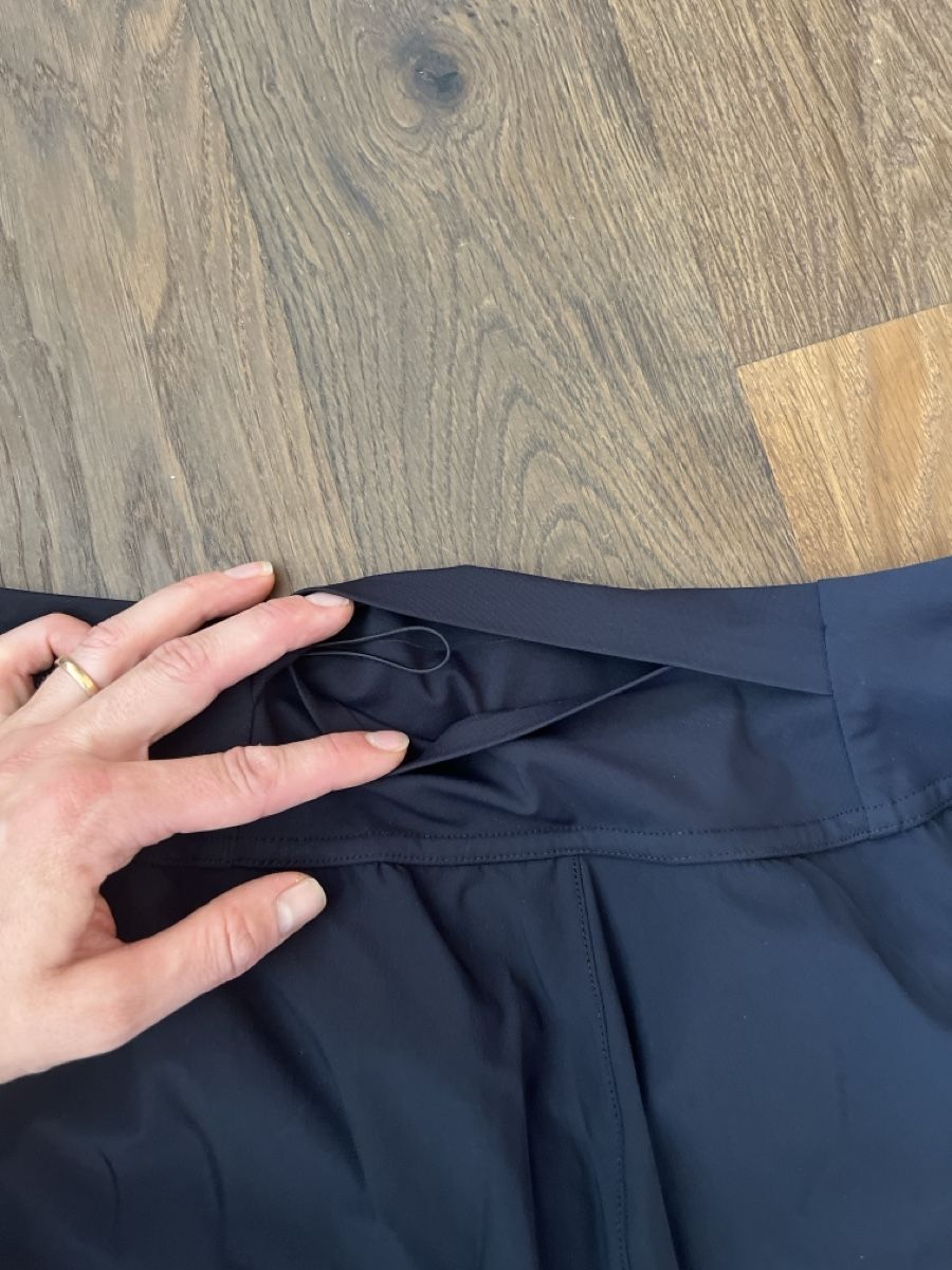 Hosen: On kurze Jogginghose mit Innenbein – Neu (gemäss Beschreibung) aus Winterthur von eb91 2