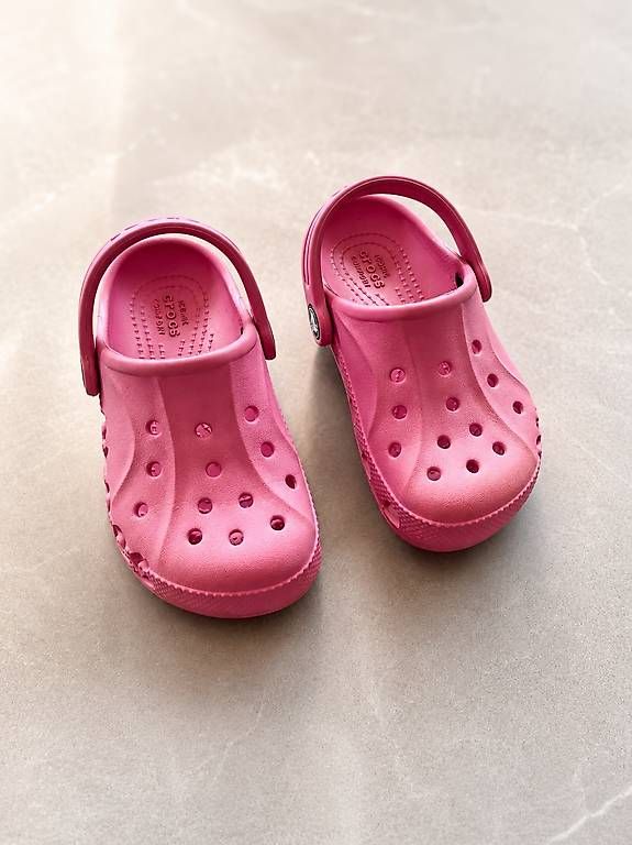 Schuhe für Jungen: Crocs taille 25-26 – Gebraucht aus Le Mont-Pèlerin von gir_9lpq