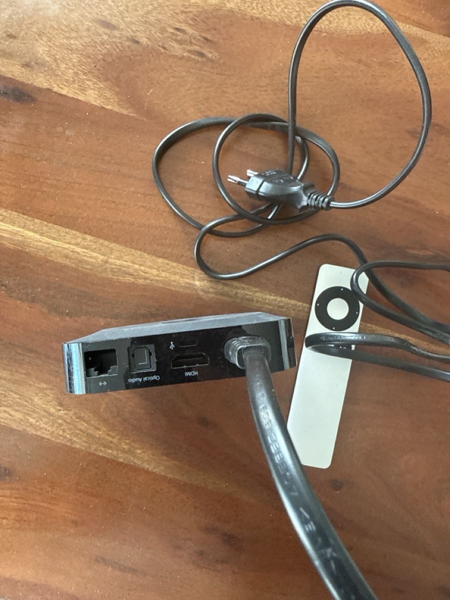 Apple Multimediaplayer & Streamer: Apple TV 3. Gen A1469 – Gebraucht aus Herrliberg von Joy_Strehler 1