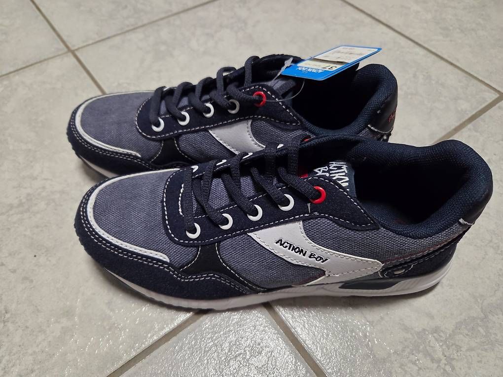 Chaussures garçon: Sneakers Grösse 37 neu – D'occasion à Goldach par ladybird75 1