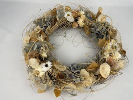Wunderschöner Kranz aus Trockenblumen - Boho Style