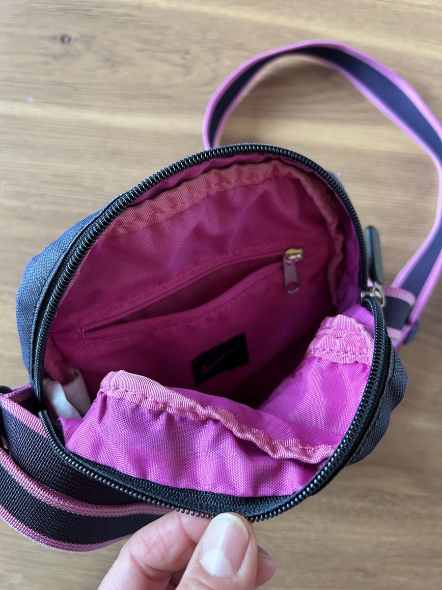 Nike Borse: Vintage Nike Umhängetasche – Usato da Einigen venduto da Babychilli 3