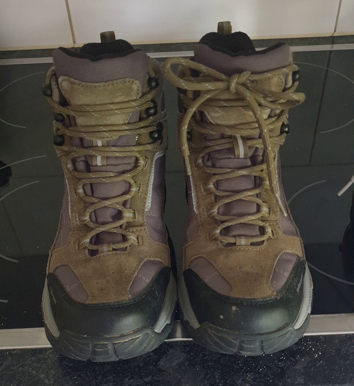 Herrenschuhe: Wander/Trekking Schuhe "Weissenstein" Gr. 40 – Neu (gemäss Beschreibung) aus Aefligen von Akoni 1