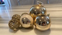 Goldene Weihnachtskugeln🎄
