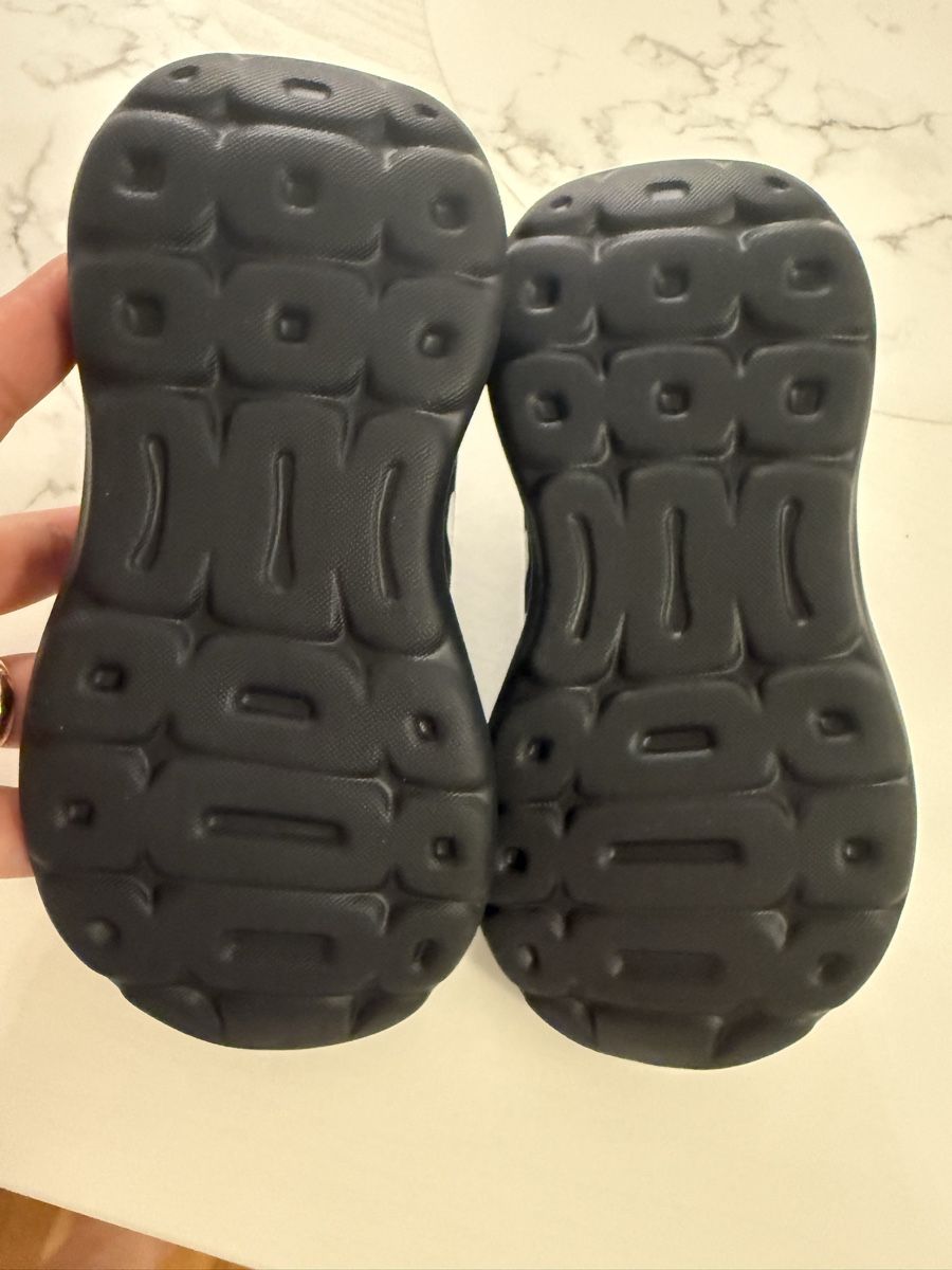 Adidas Scarpe per ragazzi: Adidas schuhe grösse 30 neu – Nuovo (secondo la descrizione) da Luterbach venduto da uhrmacherin89 2