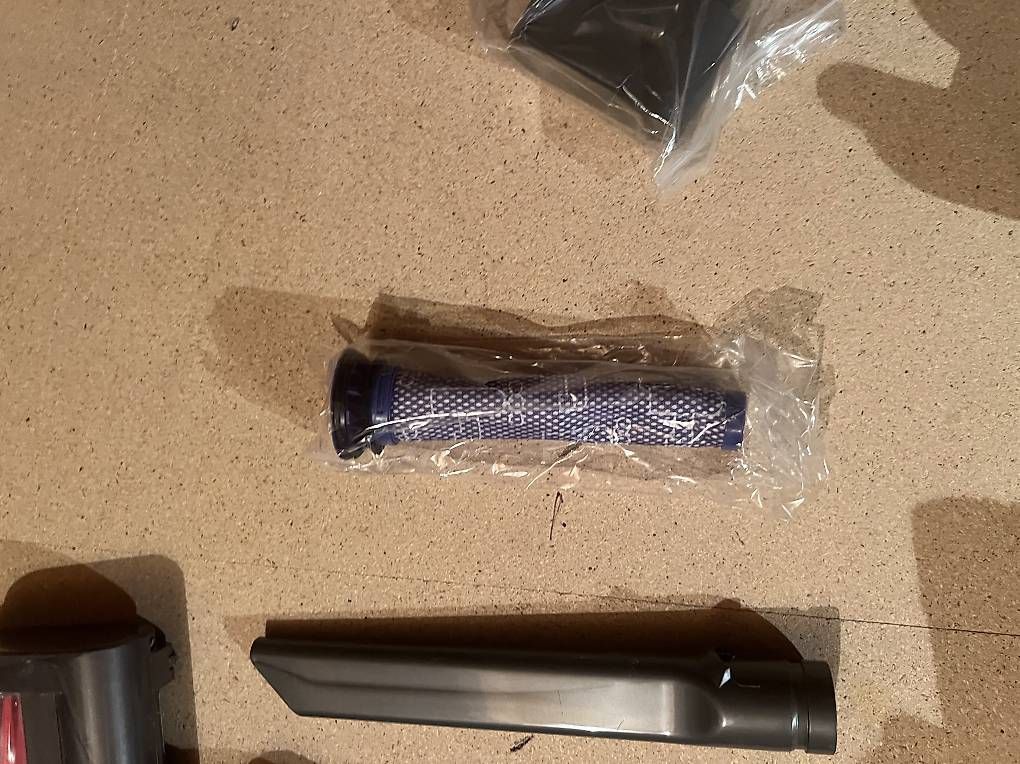 Aspirapolveri & Accessori: Dyson V6 Blanc complet, batterie neuve – Usato da La Corbaz venduto da Fred666 6