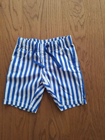 Neu: Kurze Hose / Shorts gestreift von H&M Gr. 104