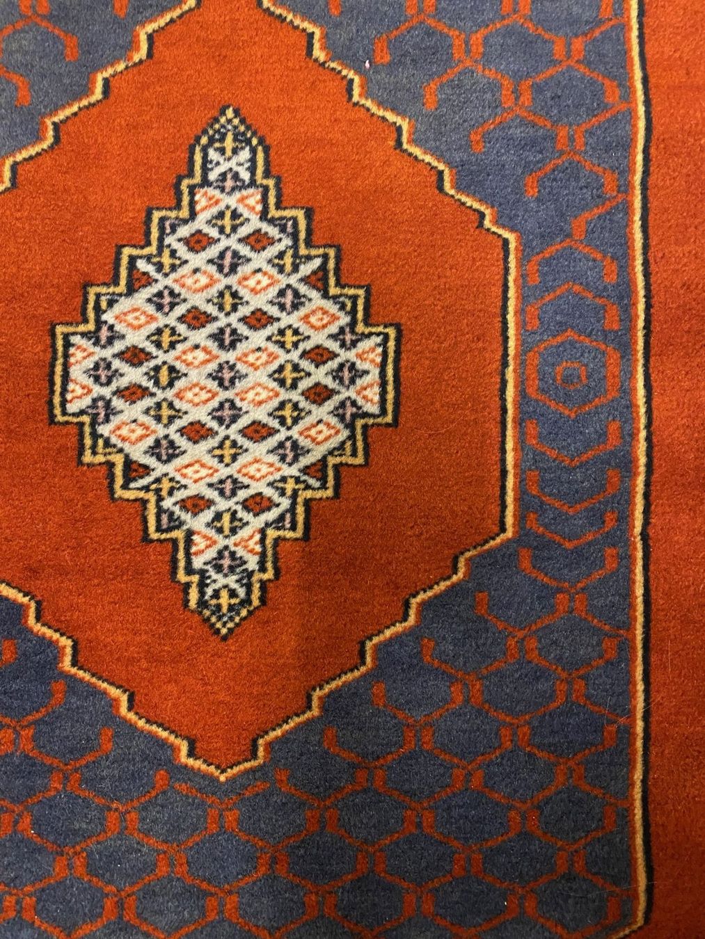 Tappeti: HANDGENÜPFTER ORIENTTEPPICH – Usato da Mumpf venduto da PEPsPARADISE 1