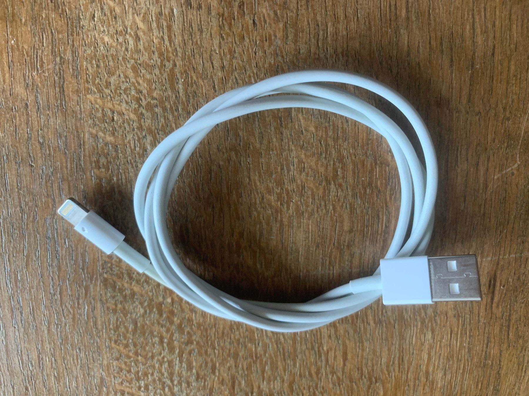 Apple Câbles: Câbles Apple USB & FireWire – D'occasion à Chardonne par 245308