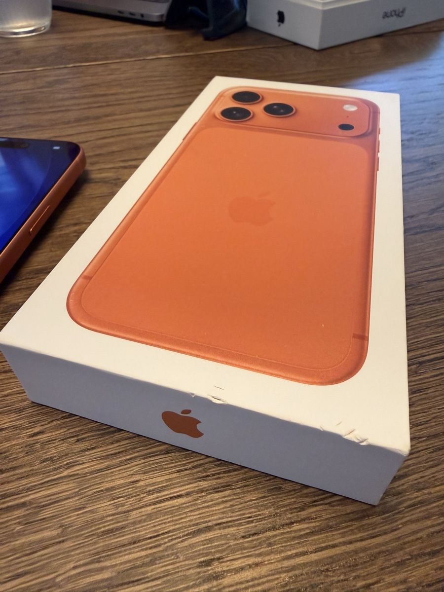 Apple Telefoni cellulari / Smartphones: Apple iPhone 17 Pro Max 2TB Cosmic Orange – Nuovo (secondo la descrizione) da Trimmis venduto da Kene_Design_Form 3