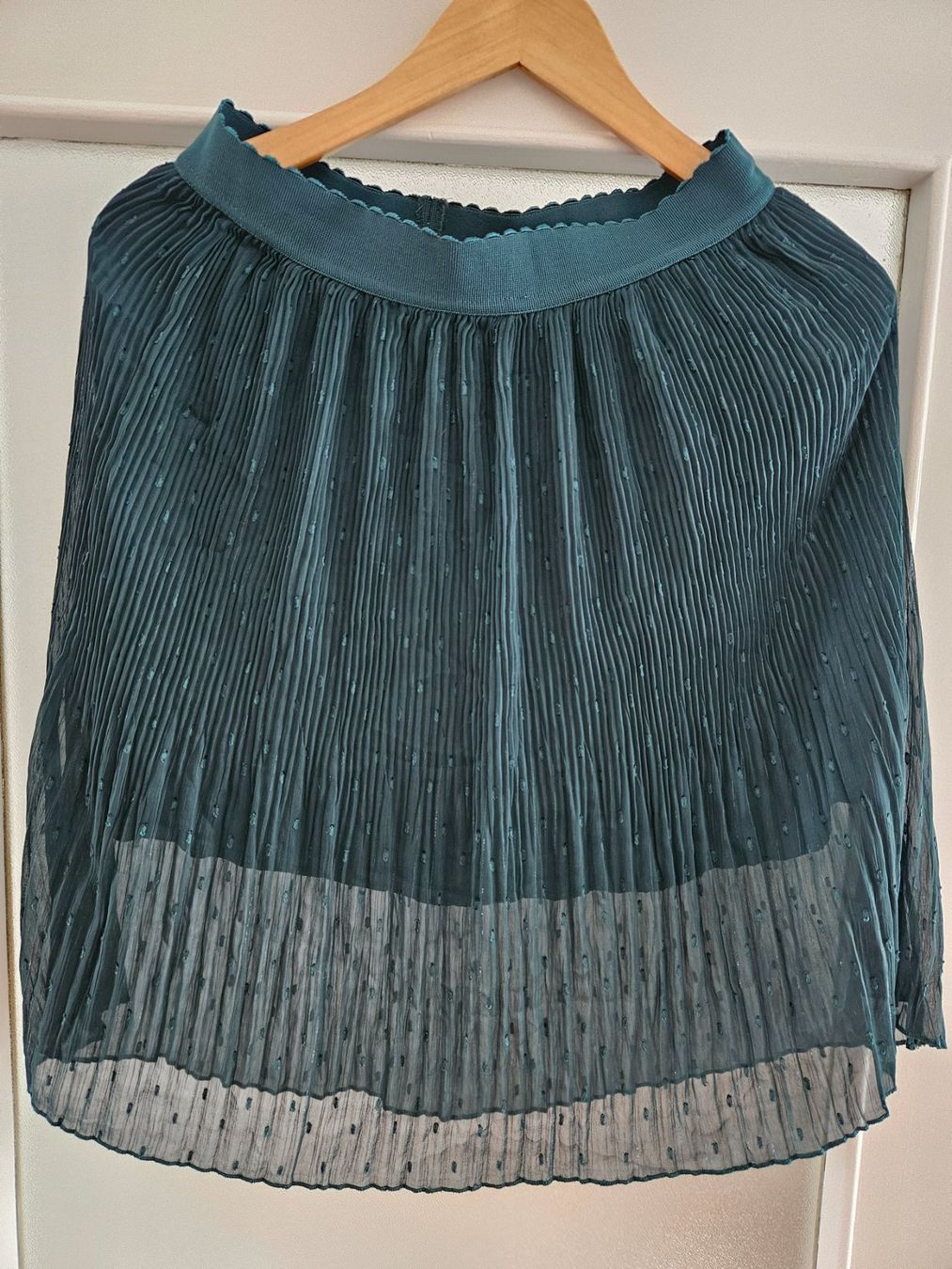 Nafnaf Gonne: Naf Naf emerald mini skirt – Nuovo (secondo la descrizione) da Genève venduto da ele_b7wq