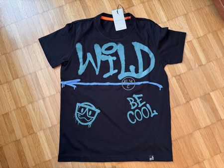Schwarzes T-Shirt WILD BE COOL Gr. 152, neu!