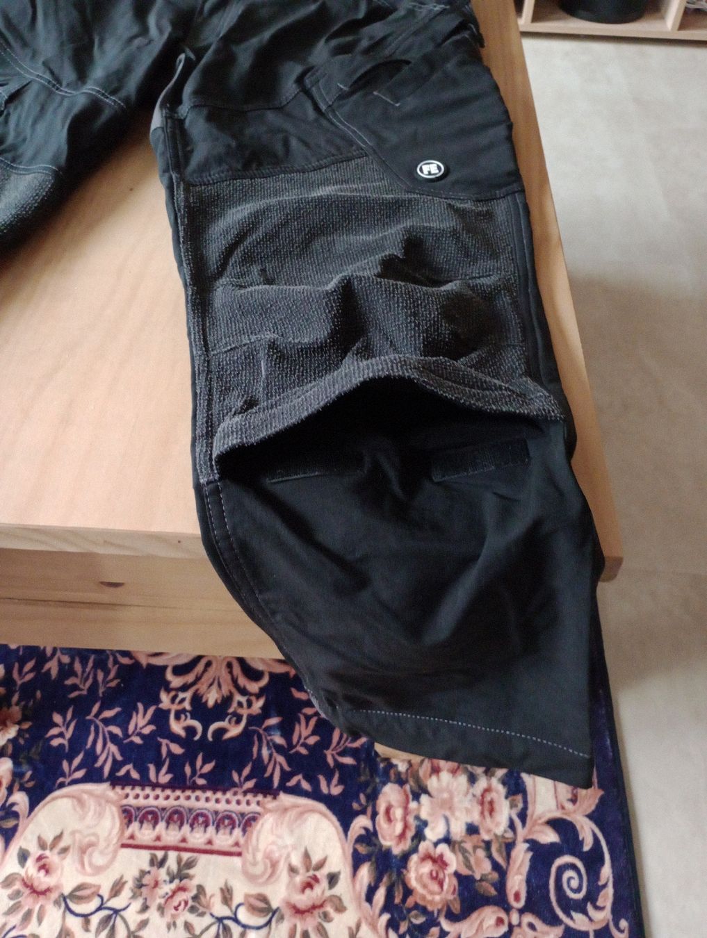 Pantaloni: Arbeiterhose grau-schwarz, Grösse 52, mit Knieschoner – Usato da Marbach LU venduto da antanarivo 4