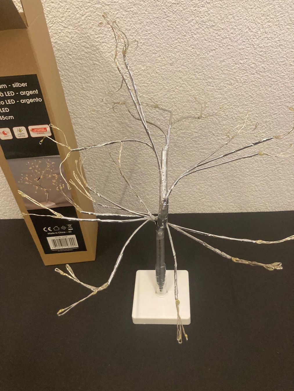 Tutte le decorazioni: LED Baum, 45cm hoch, 108 LED, silber, mit Timerfunktion – Nuovo e nell'imballaggio originale da Neuenhof venduto da jorogo 4