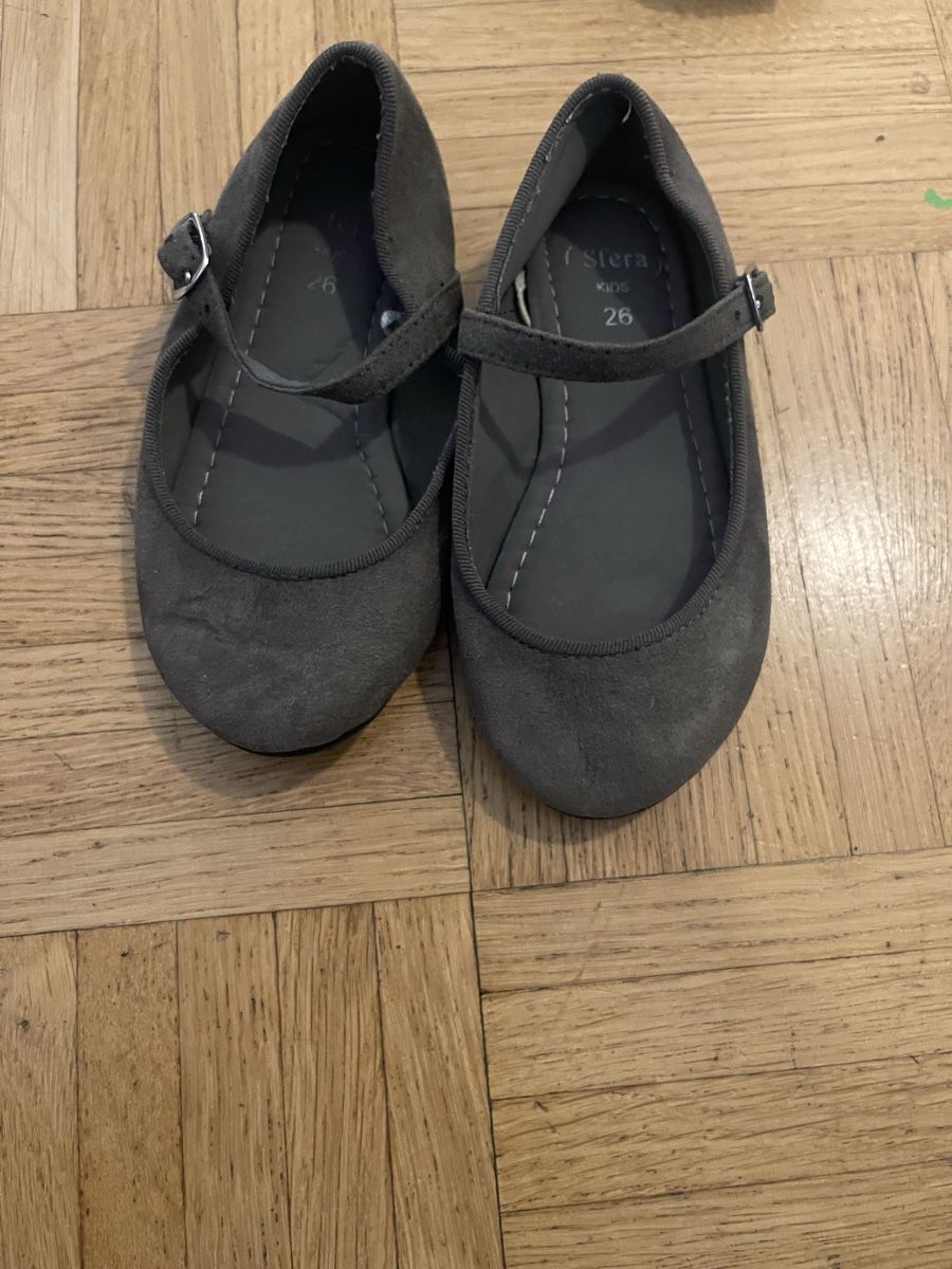 Scarpe per ragazze: Ballerina Sfera Gr. 26 dunkelgrau – Usato da Suhr venduto da RIE83