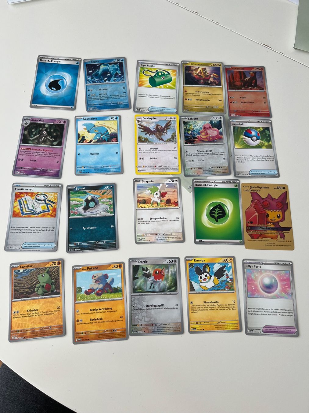 Pokémon Carte collezionabili: 20 Pokemon Karten Set diverse Modelle – Usato da Neuhaus SG venduto da Tanjach