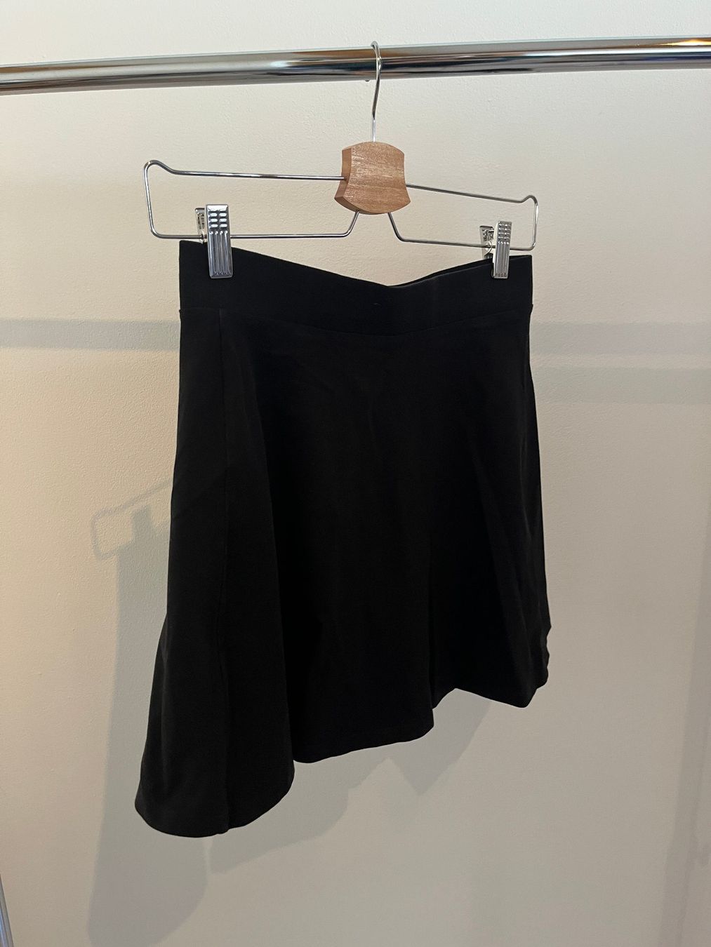 H&M Vestiti & Gonne: Jupe noire, Divided - H&M – Usato da Savagnier venduto da taianab