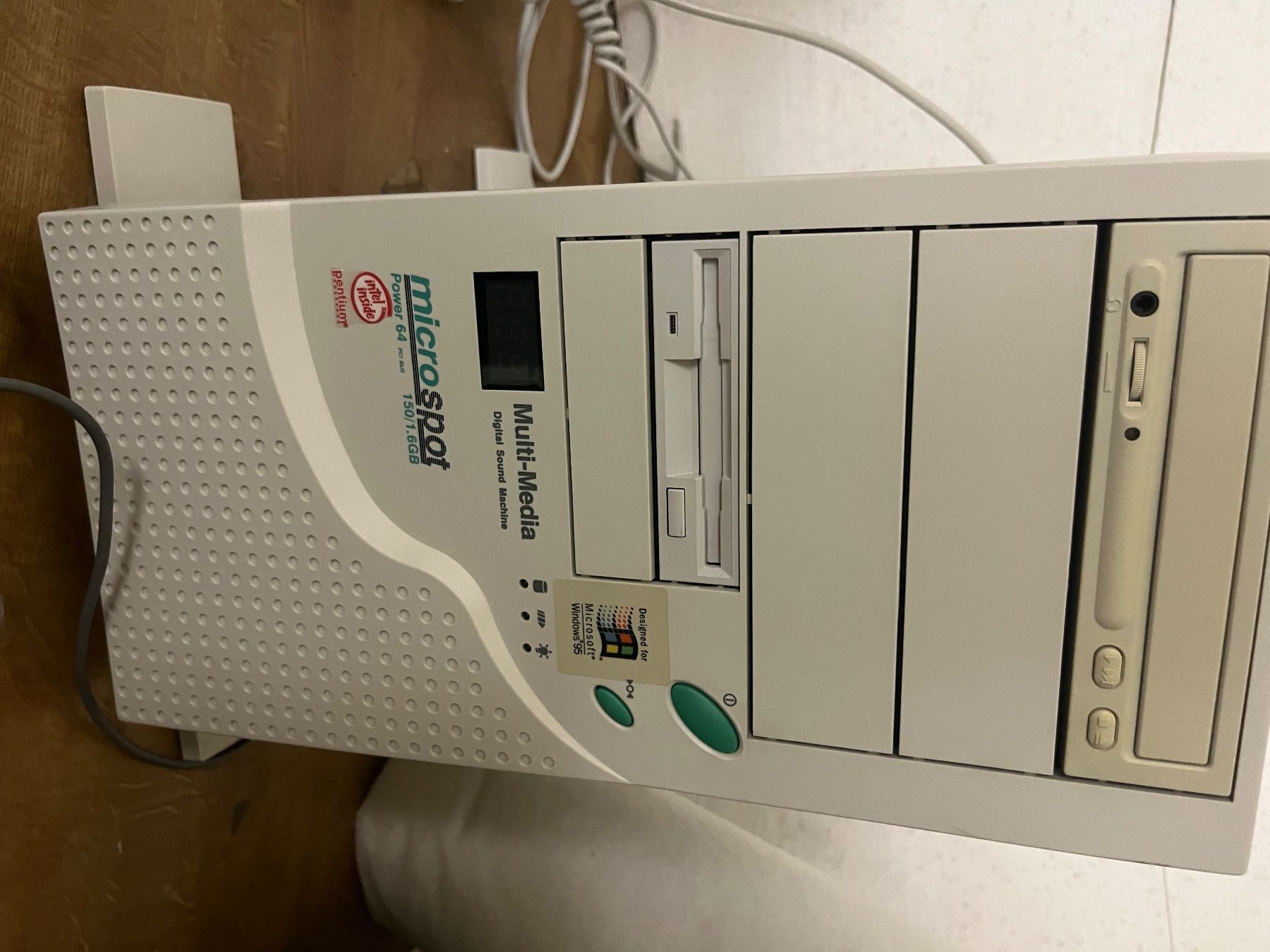 PCs: Retro Gaming PC Microspot Pentium 150 + div. – D'occasion à Bever par Traumeli 2