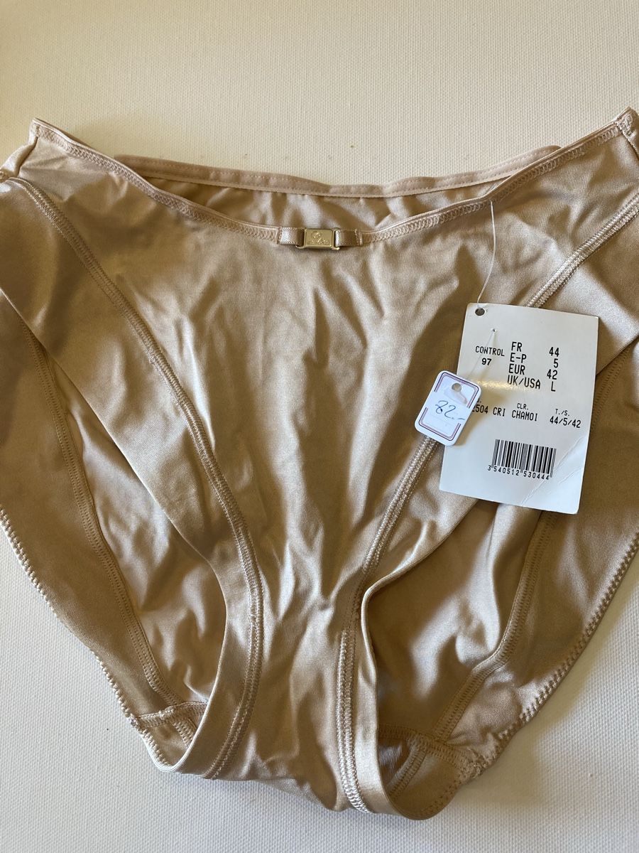 Altra biancheria intima: Slip neuf taille 42 – Nuovo e nell'imballaggio originale da Orbe venduto da Jade333