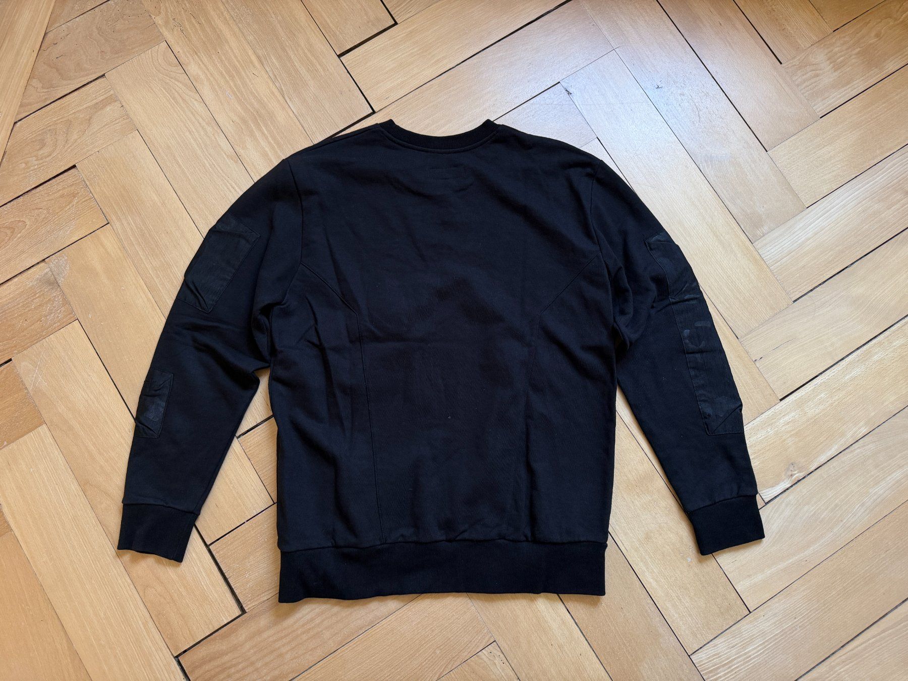 Maglioni & Felpe: D.GNAK - Sweatshirt schwarz 46 – Usato da Zürich venduto da Diazaio 2